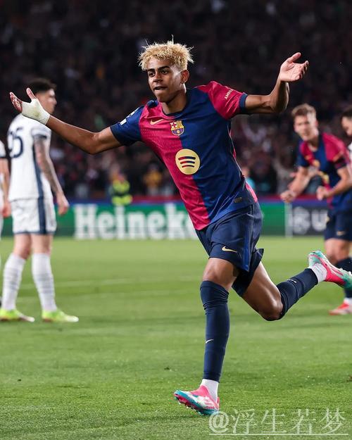 邓弗里斯双射助攻 亚马尔费兰建功 巴萨国米首回合3-3战平 邓弗里斯双射助攻 亚马尔费兰建功 巴萨国米首回合3-3战平