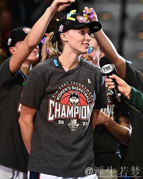 霍姆格伦补篮得手 亚历山大三分未果 霍姆格伦补篮得手 亚历山大三分未果